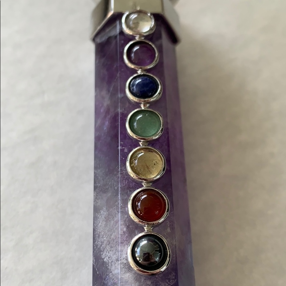 Fluorite large palm point with Chakra stones - Picture 2 of 6